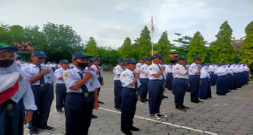 Pelantikan Pengurus OSIS MTs Negeri 1 Demak di Hari Pahlawan 2021