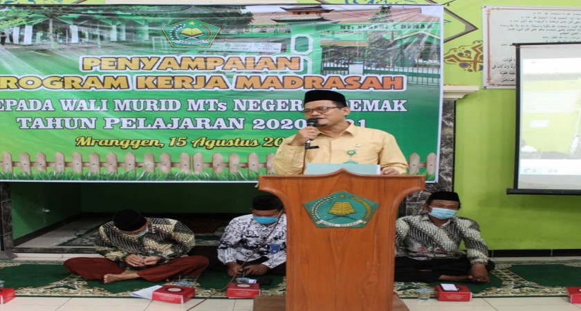 Rapat dengan wali murid dan Majelis Madrasah