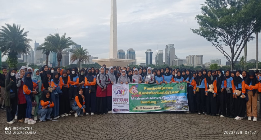 Pembelajaran Kontekstual Siswa Kelas Delapan MTsN1 Demak