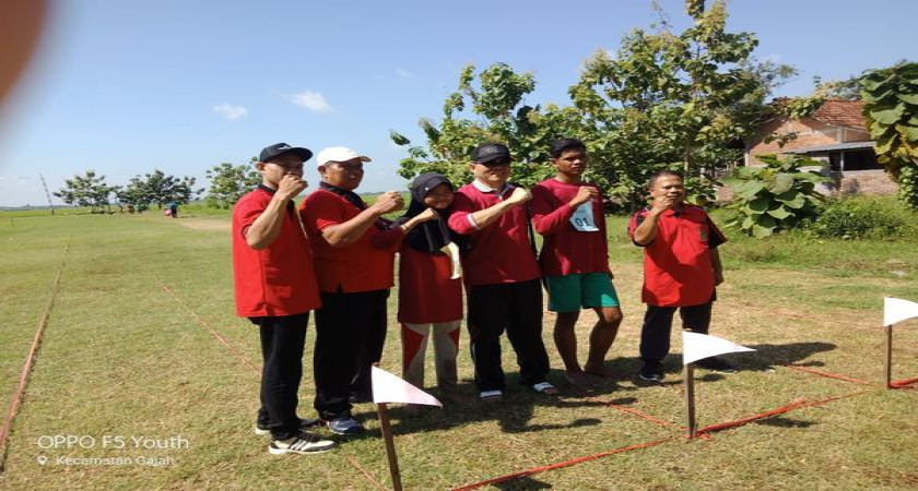 KKM MTsN 1 Demak Juara Umum POR