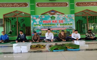 MTs N 1 Demak Merayakan Ulang Tahun ke-38