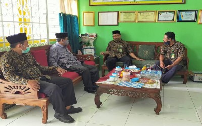 Kunjungan Dinas Plt. Kepala Kankemenag Kab. Demak di MTsN1 Demak
